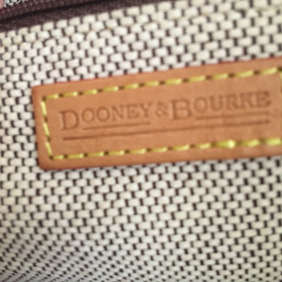 Dooney & Bourke EUC RARE Slouch Pristine Ivory/Cream Bag Beautiful Gold Hardware - Picture 7 of 16